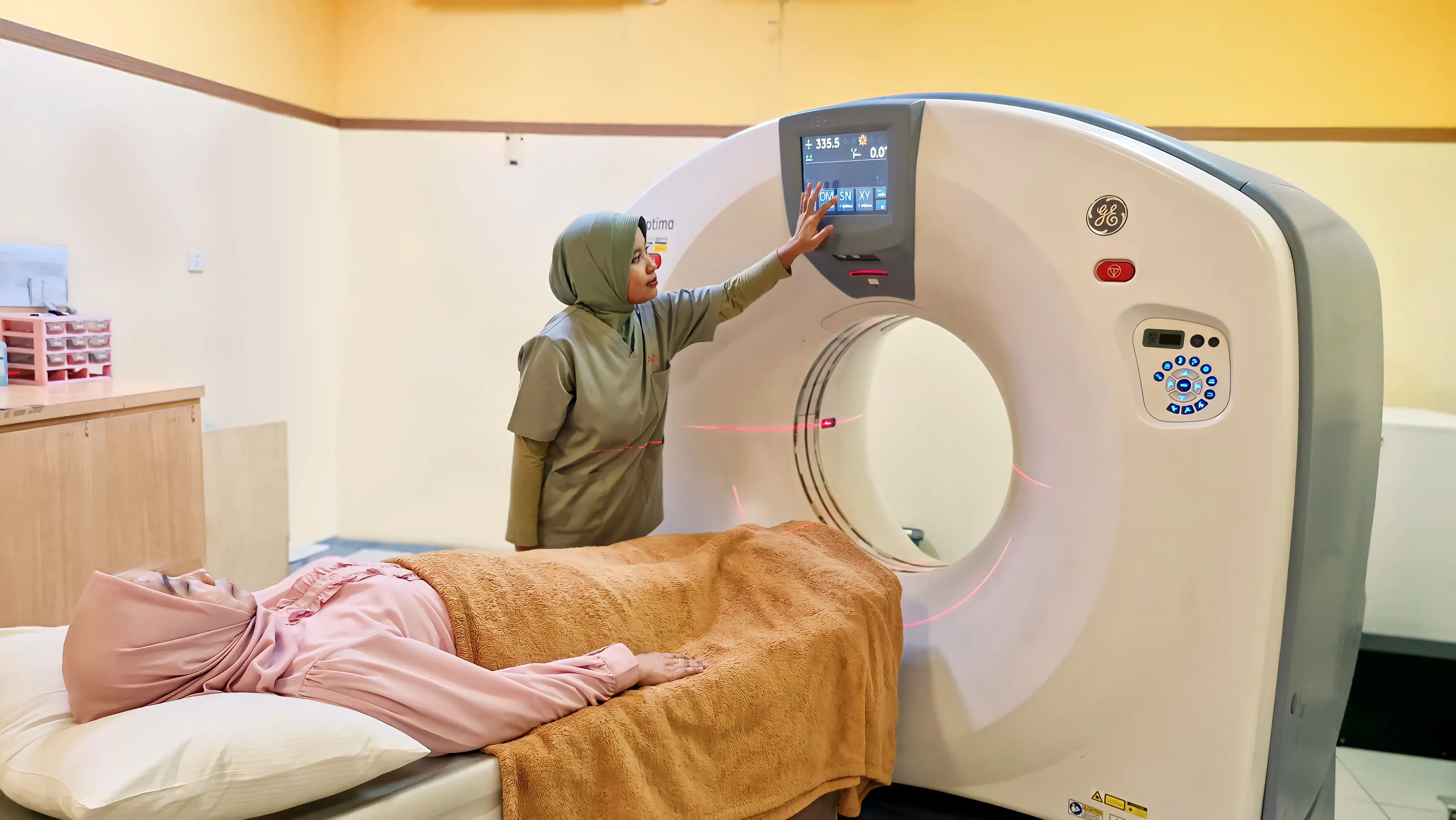 Gambar Diagnostic Centre